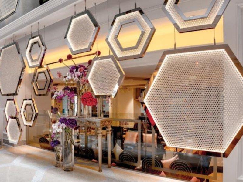 Khách sạn So Sofitel